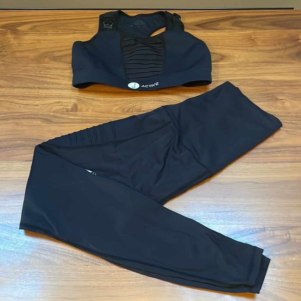 2-piece Nursing/Maternity sports bra and maternity/postpartum leggings, M